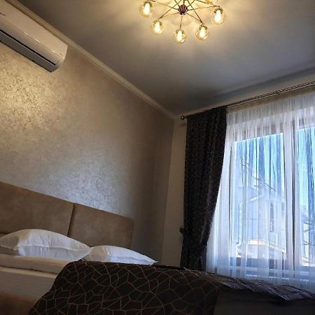 אוזהורוד Apartment Sweethome 1 Free Parking מראה חיצוני תמונה