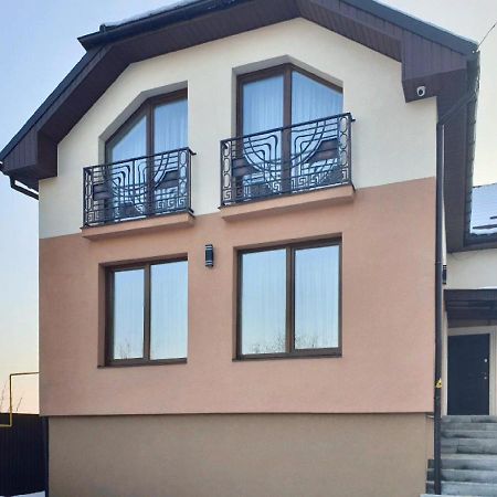 אוזהורוד Apartment Sweethome 1 Free Parking מראה חיצוני תמונה