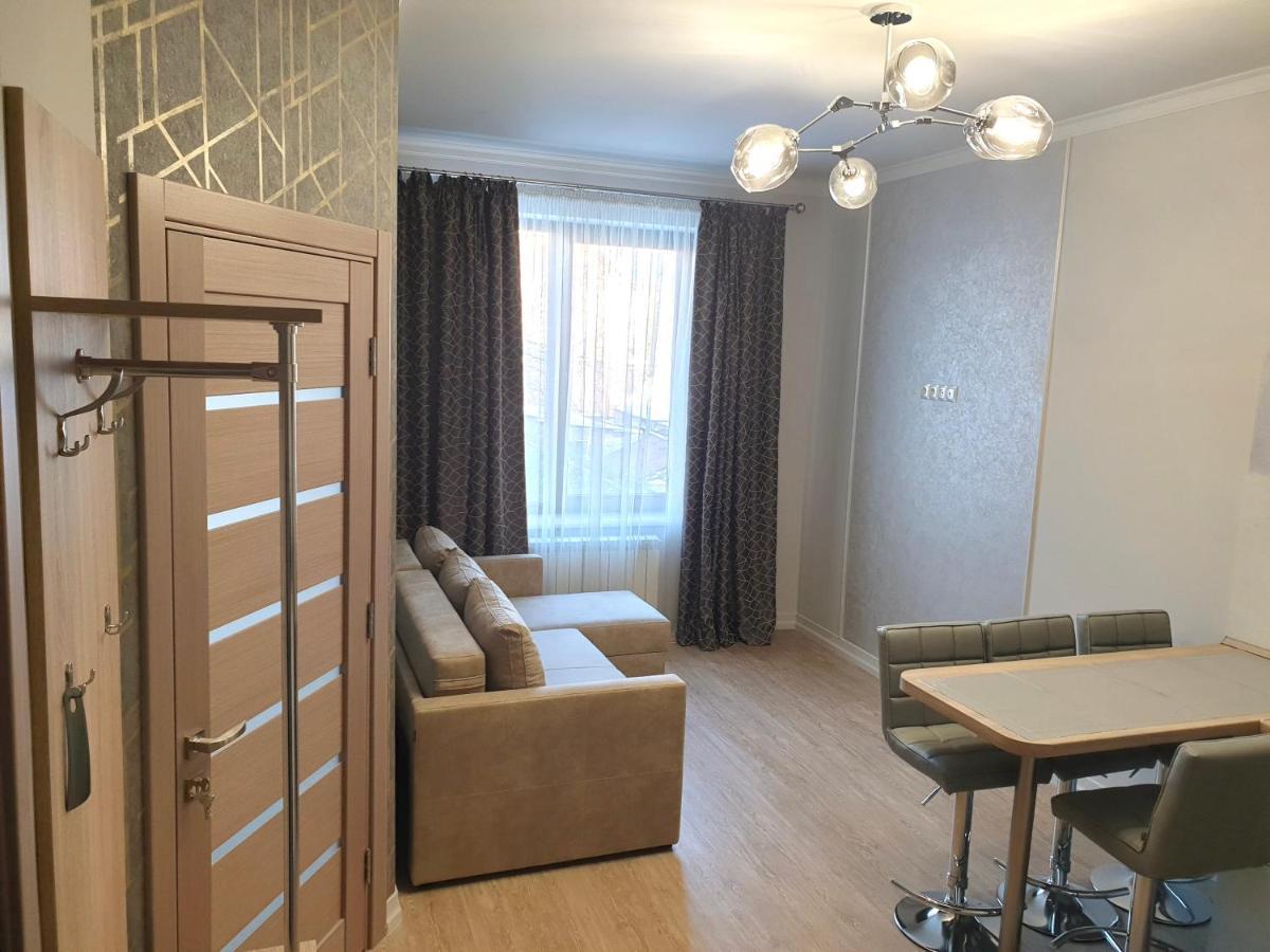 אוזהורוד Apartment Sweethome 1 Free Parking מראה חיצוני תמונה