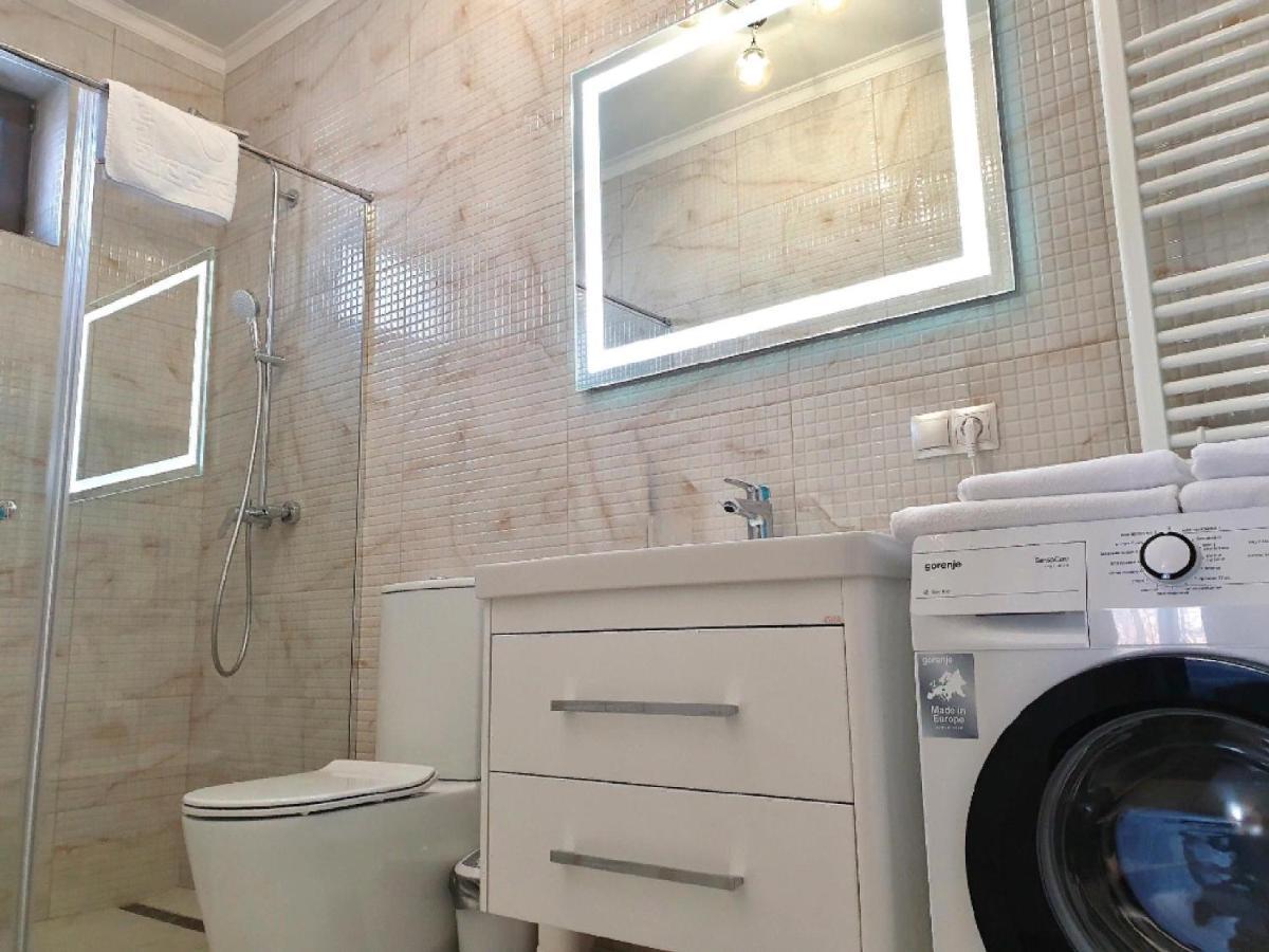 אוזהורוד Apartment Sweethome 1 Free Parking מראה חיצוני תמונה