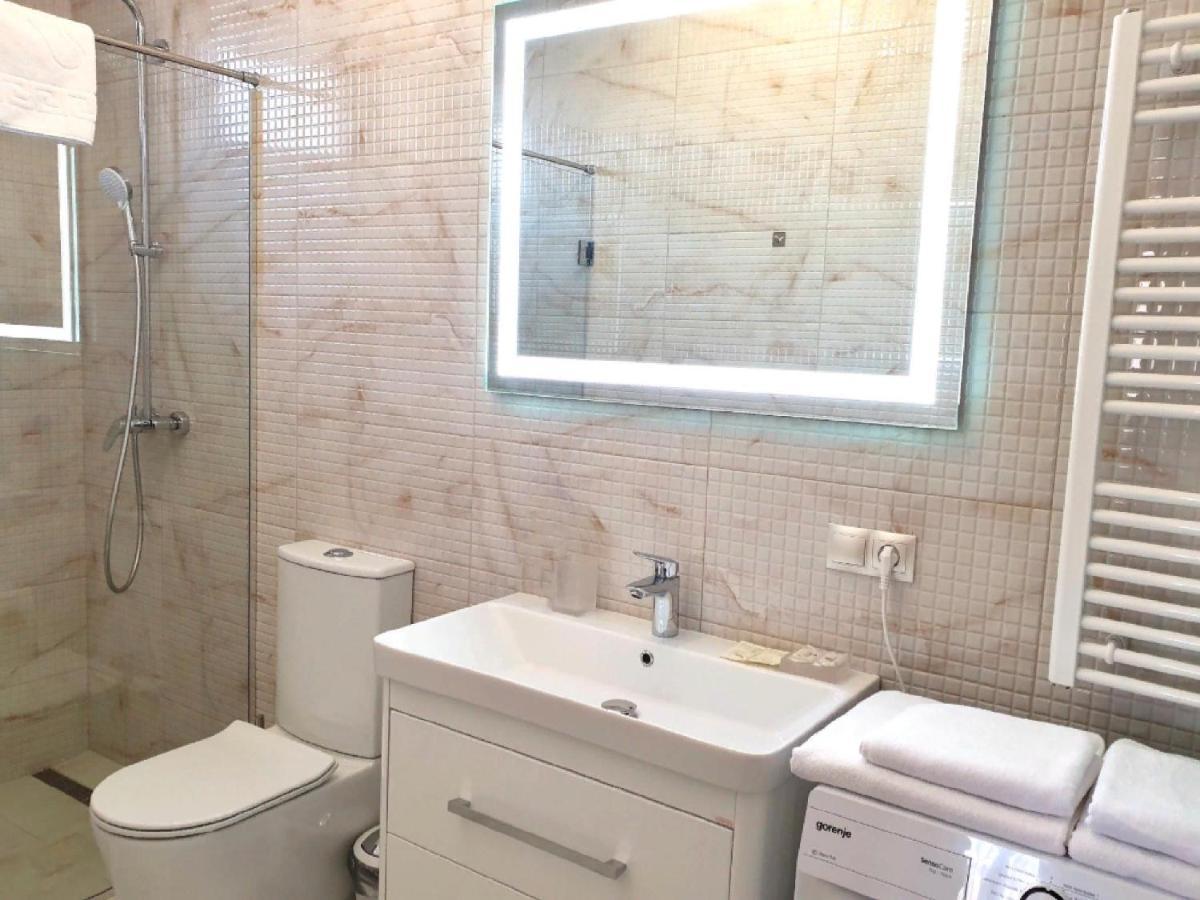 אוזהורוד Apartment Sweethome 1 Free Parking מראה חיצוני תמונה